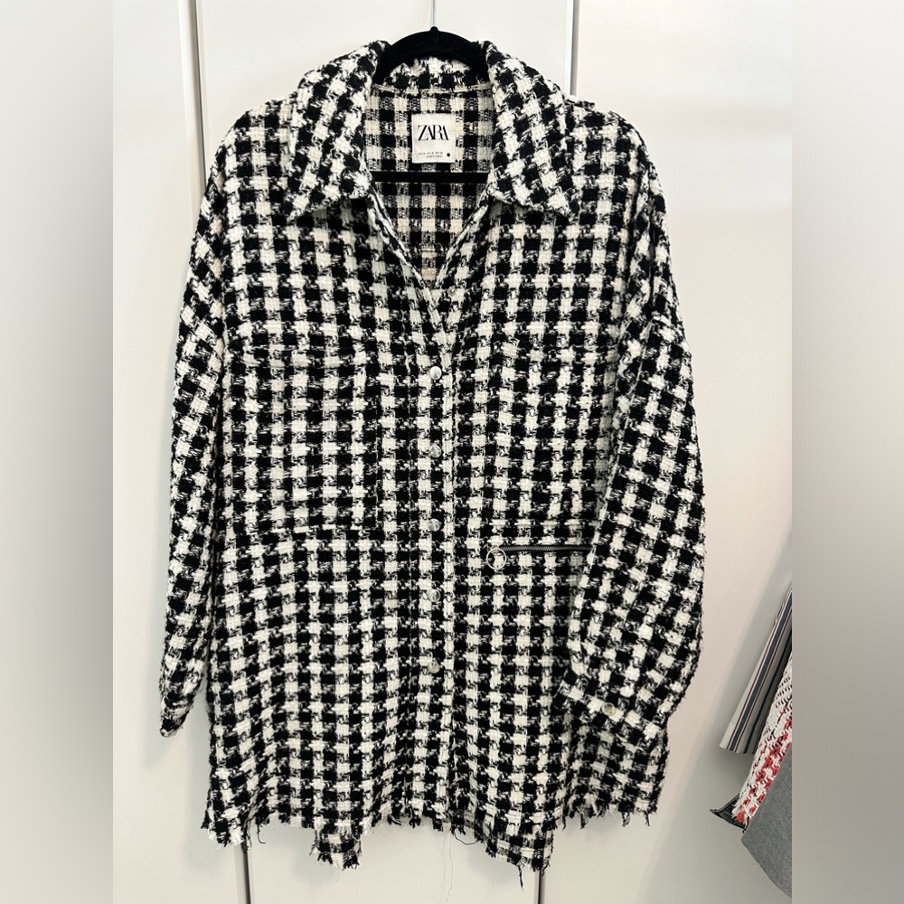 Super cute Zara Plaid Button up Jacket